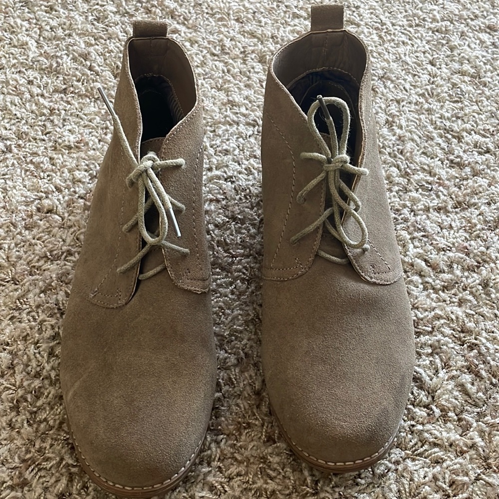 White Mountain Women’s brown leather boots, size 10